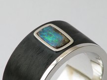Ring WG Carbon mit Opal von Nahe.jpg